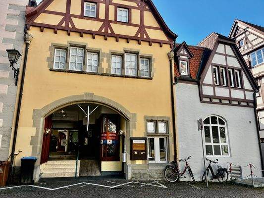 Haupteingang zur Gewerbefläche