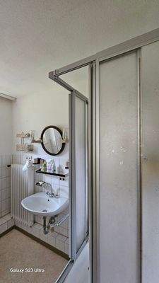 19 Dusche WC beim Schlafzimmer