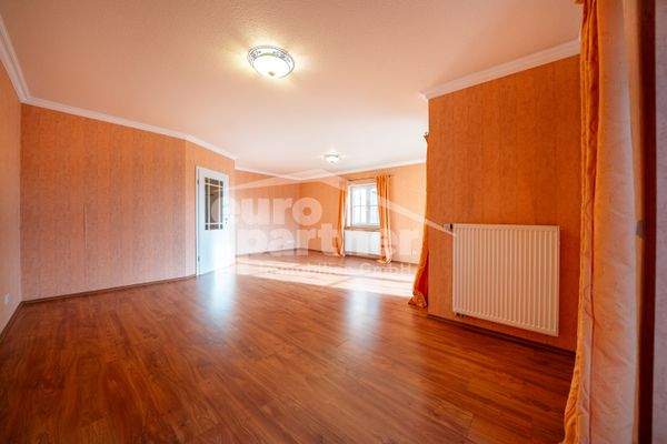 Wohnzimmer, Ansicht III (EG)