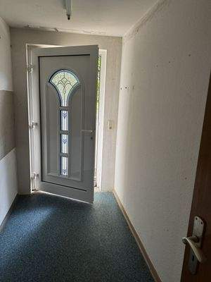 separater Eingang UG