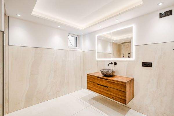 Duschbadezimmer im Souterrain