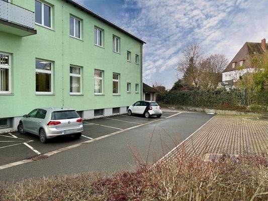 Kfz-Stellplätze im Innenhof