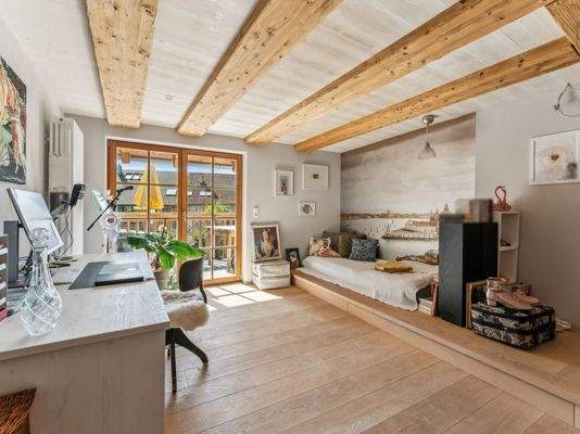 Zimmert OG mit Balkon