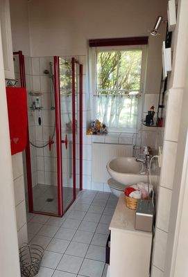 EG - angrenzendes Duschbad