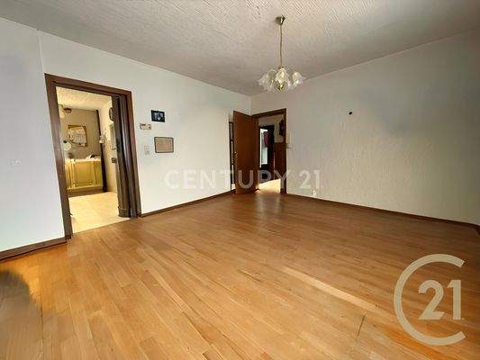 Wohnzimmer unmöbliert