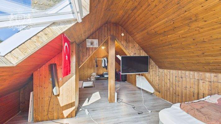 CAM01984G0-PR0457-STILL014