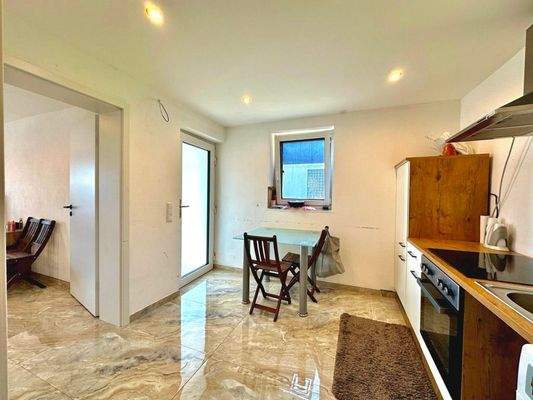 Einlieger Whg. Küche und Essbereich.jpg