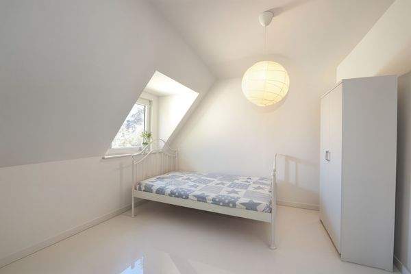 Zimmer 3 DG KI verbessert