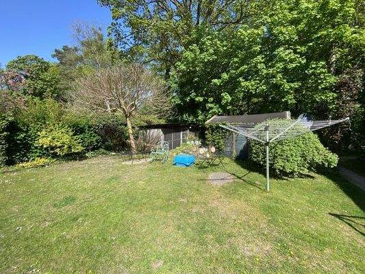 Rasenfläche mit Wäscheplatz