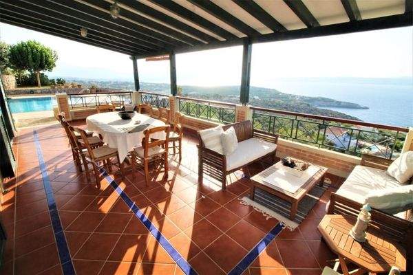 Luxuriöse Villa mit atemberaubendem Panoramablick