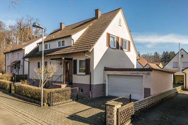 ZweifamHaus Garage.jpg