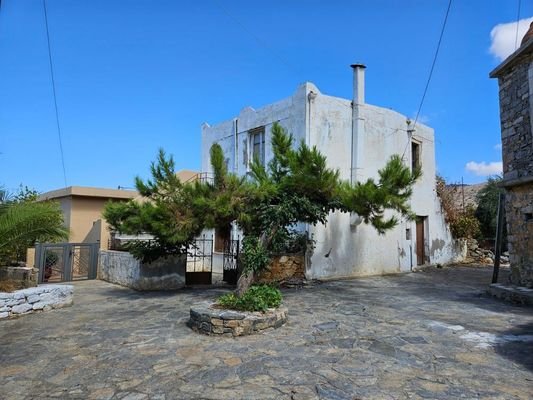 Kreta, Milatos: Zum Verkauf! Schönes Haus mit großem Potenzial!