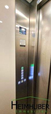 Aufzug auf halber Etage