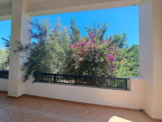 Kreta, Douliana: Elegante Maisonette mit atemberaubendem Bergblick zu verkaufen