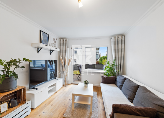 Helles Wohnzimmer mit Terrassenzugang