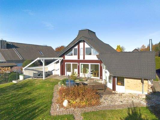 Schön angelegter Südgarten