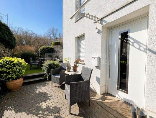 Eingang Einliegerwohnung - (KI bearbeitet)