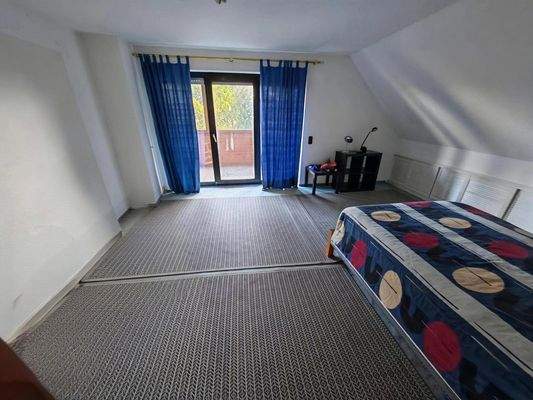 großes Schlafzimmer OG