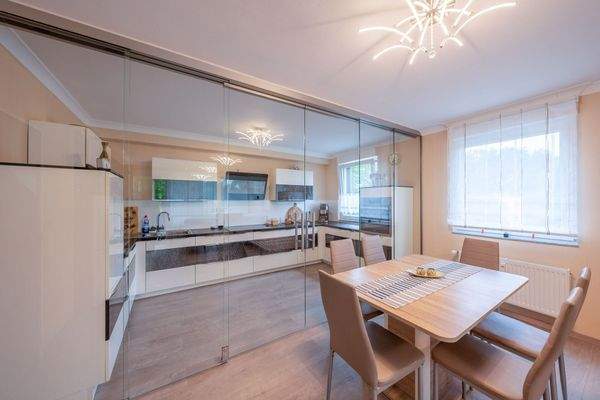 Küche und Essbereich