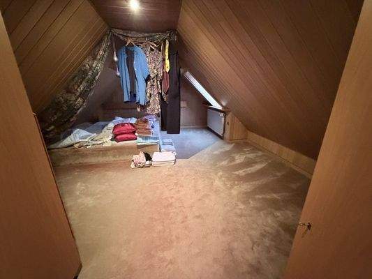 Raum 2 Spitzboden