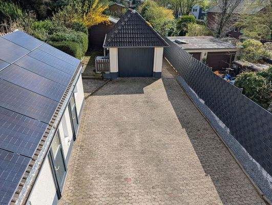 Innenhof mit Stellplätzen 1