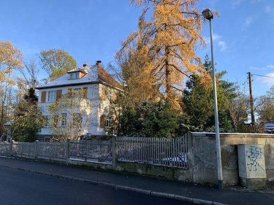 Umgebungsbebauung (Kreuzung August-Bebel-Str.)