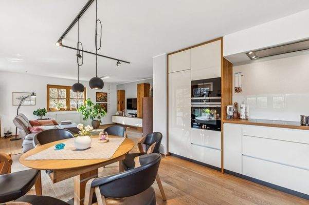 Esszimmer mit Küchenzeile