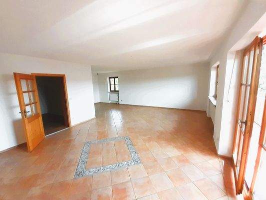 Wohnzimmer mit Essbereich