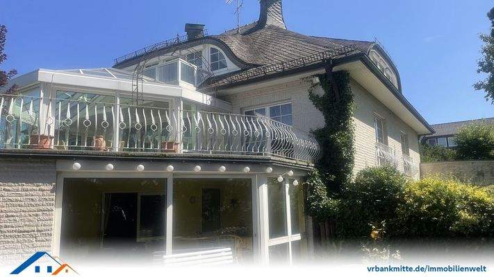 Ansicht mit Wintergarten