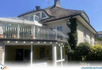 Ansicht mit Wintergarten