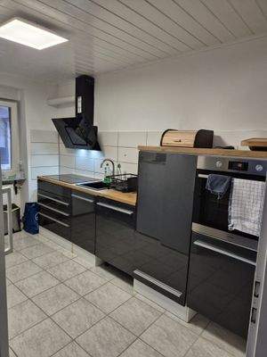 Einbauküche kann für kleines Geld übernommen werden.