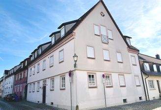 Im Herzen der Altstadt gelegen... die Nordwestansicht der Wohnanlage