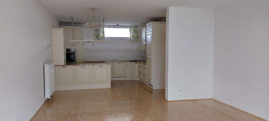 Wohnzimmer mit Küche