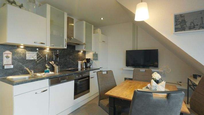 Küche mit Essbereich