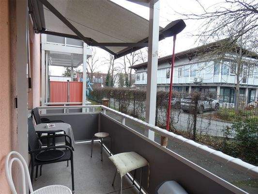 neuer großer Balkon