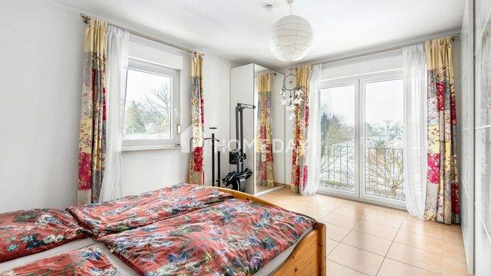 1. OG Schlafzimmer 1