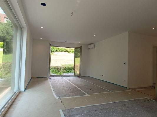 Blick v Küche r. Terrasse