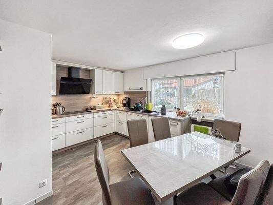 Küche und Essbereich