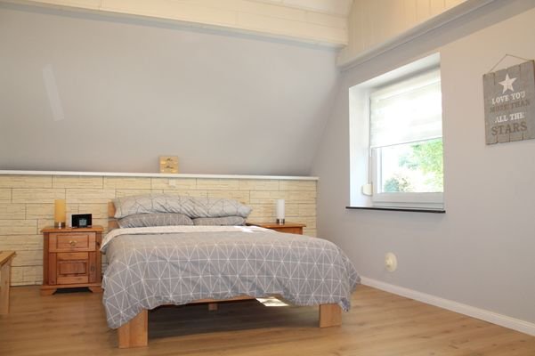Schlafzimmer DG