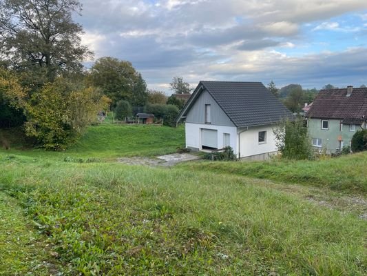 Grundstück mit Garage / Werkstatt