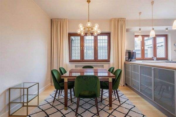 Essbereich mit offener Küche - Einrichtungsbeispiel