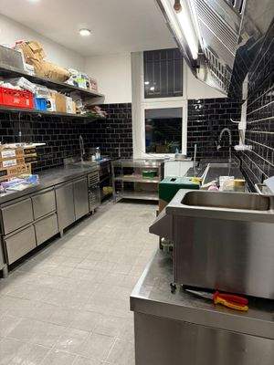 Neuwertige Vollküche