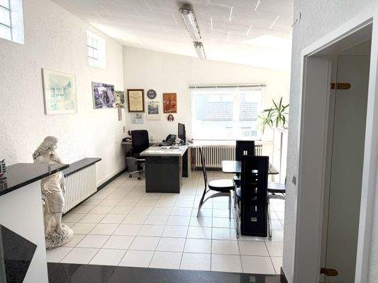 Büro 2.jpg