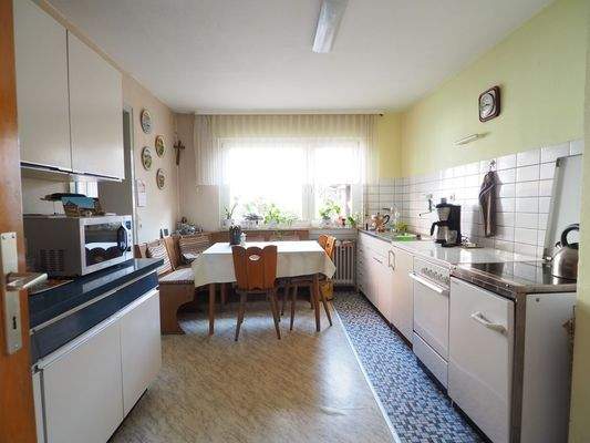 Küche (rechte Haushälfte)