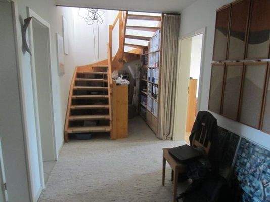 Diele mit Aufgang DG