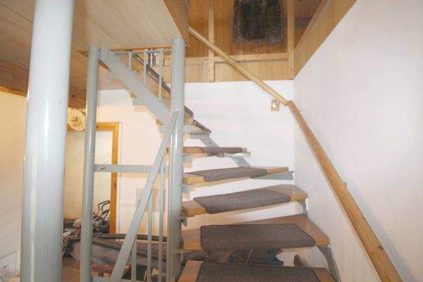 Treppe EG ins DG Nebengebäude