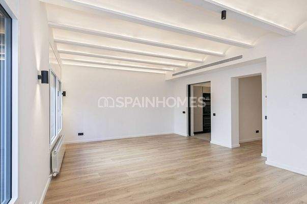 Modern Flat Near Avenida Diagonal in Les Corts