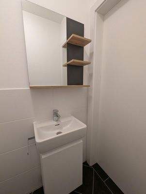 Waschbecken mit Unterbau