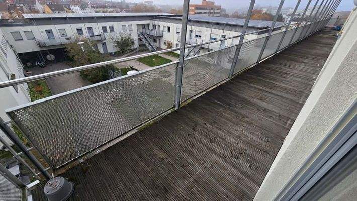 Balkon mit Innenhofblick