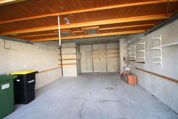 Doppelgarage mit Lastenaufzug